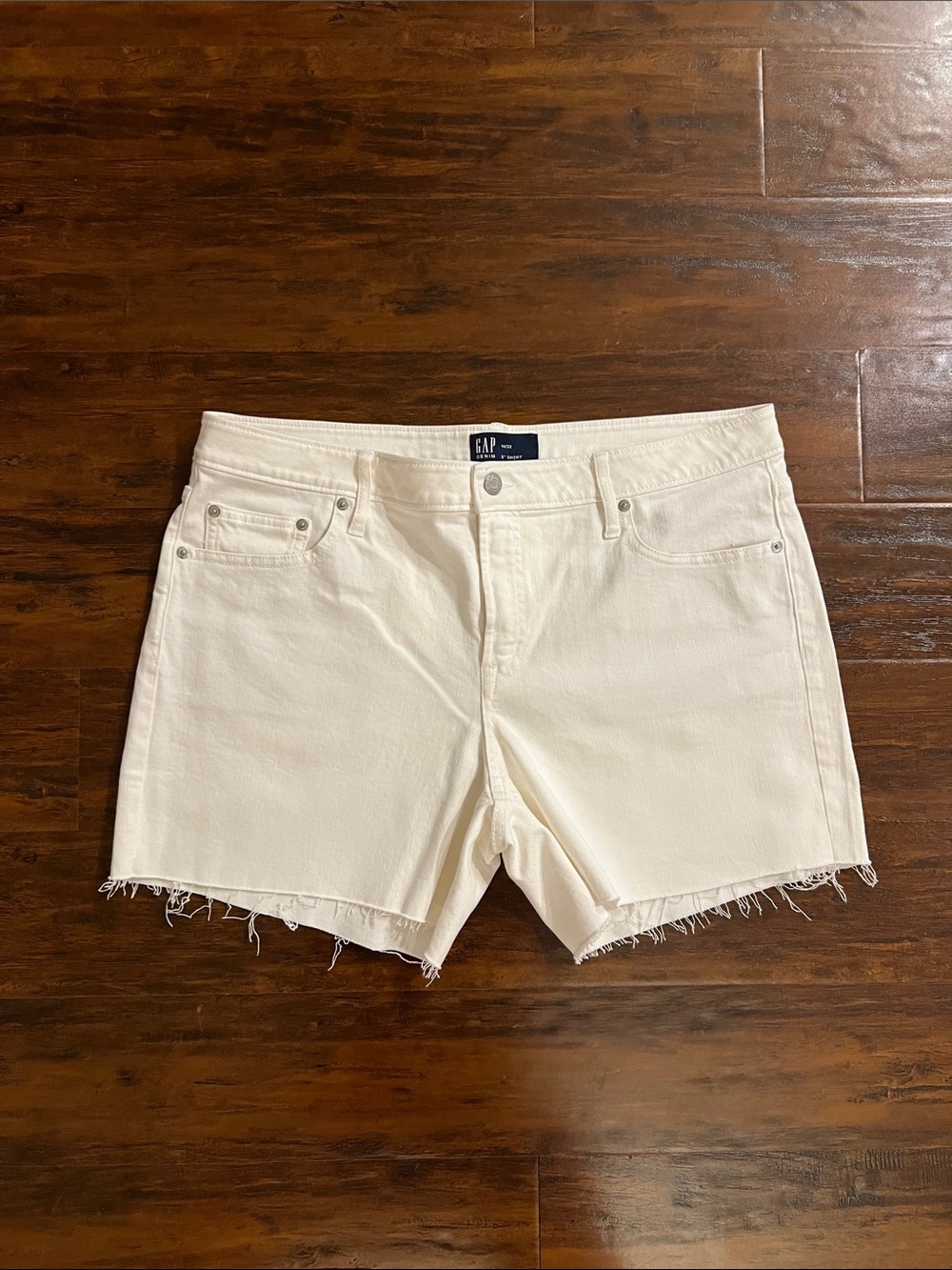 GAP White 5 Inch Inseam Denim Shorts Size 14